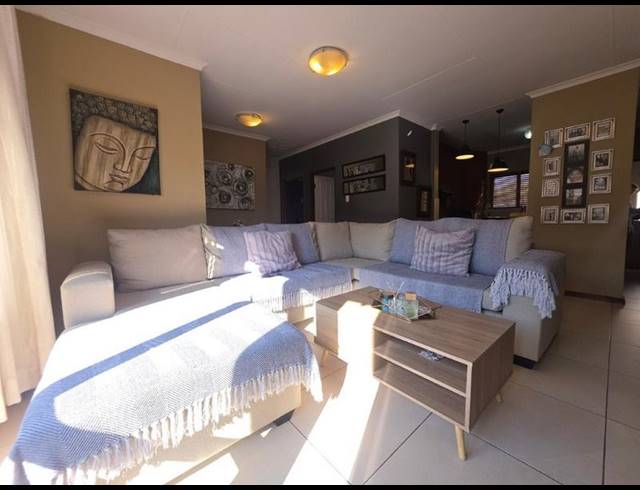 2 BEDROOM TOWNHOUSE FOR SALE IN MEYERSDAL